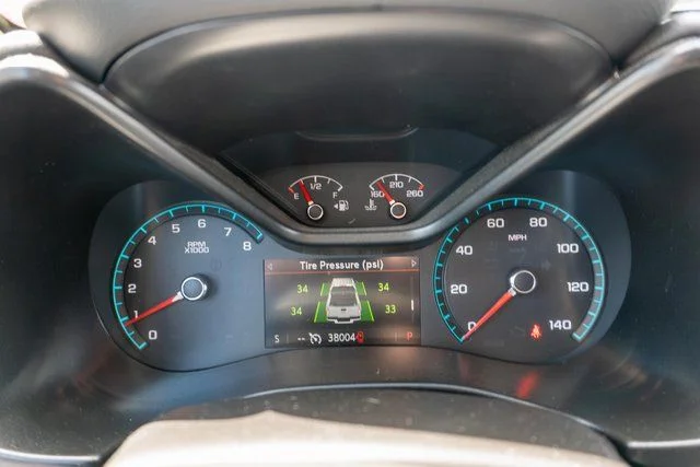Used 2022 Summit White GMC AT4 w/Leather image 19