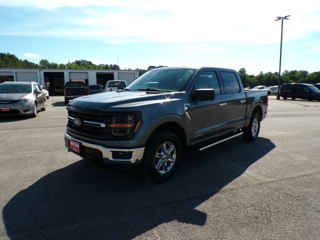 Used 2025 Gray Metallic Ford XLT image 3