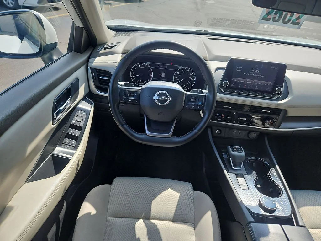 Used 2025 White Nissan SV image 15