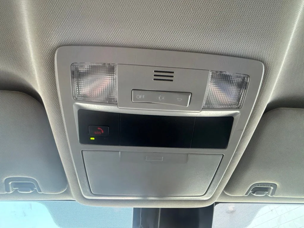Used 2022 White Toyota SR5 image 16