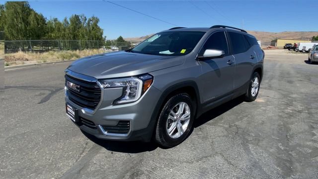 Used 2023 Sterling Metallic GMC SLE image 4