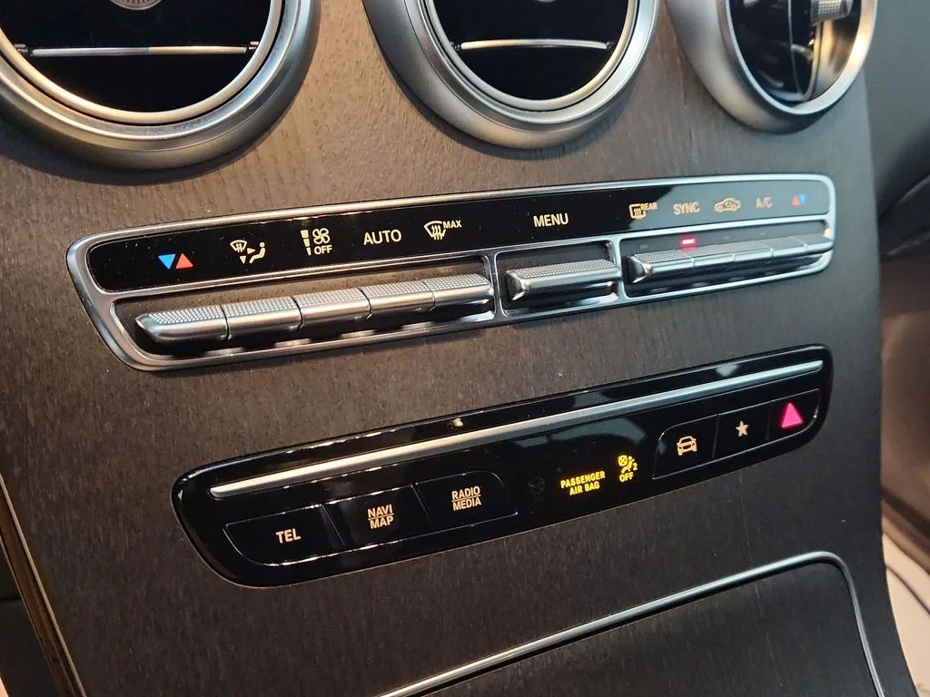 Used 2022 Black Mercedes-Benz GLC 300 image 22