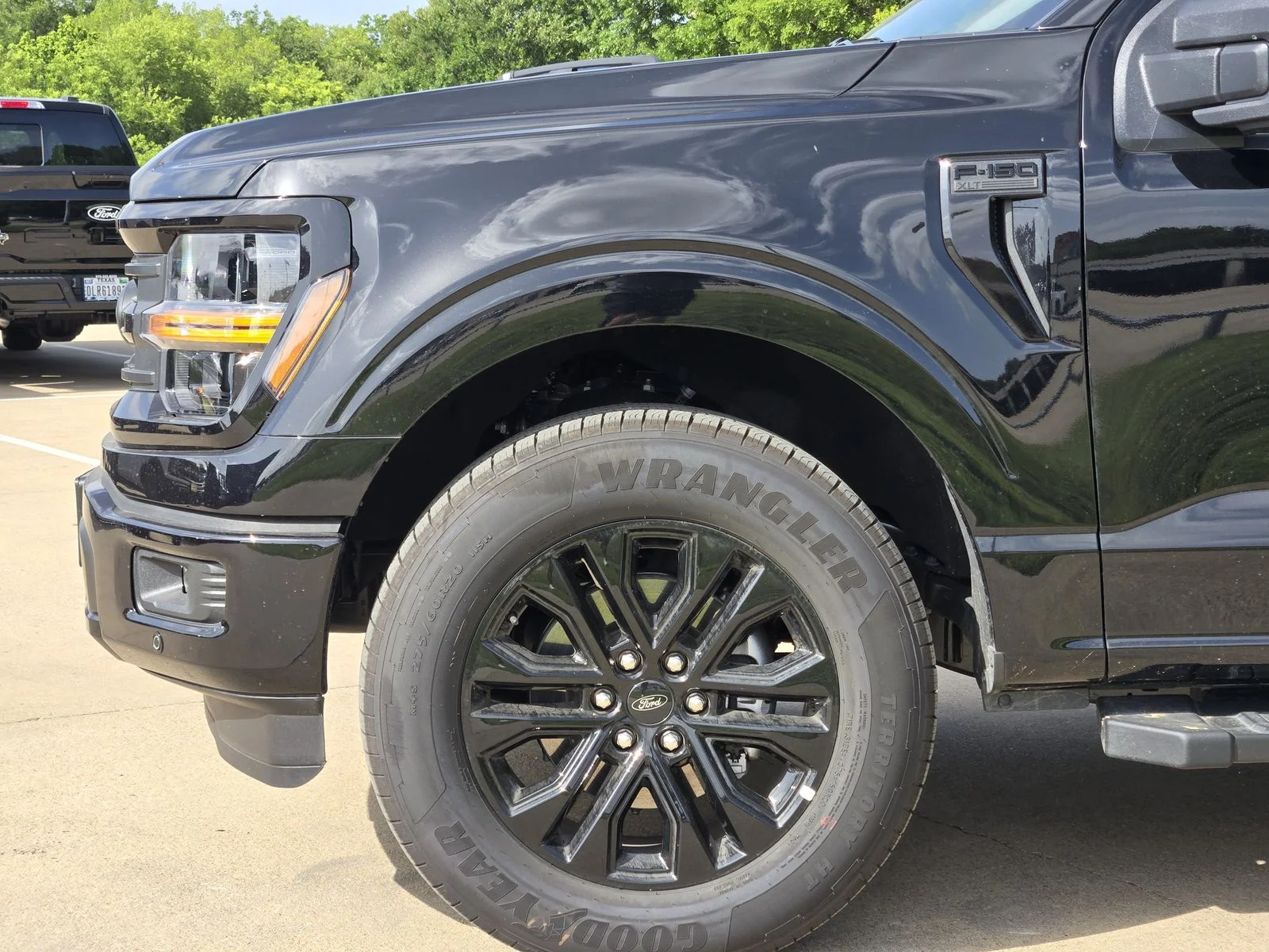 New 2026 Agate Black Metallic Ford XLT image 6