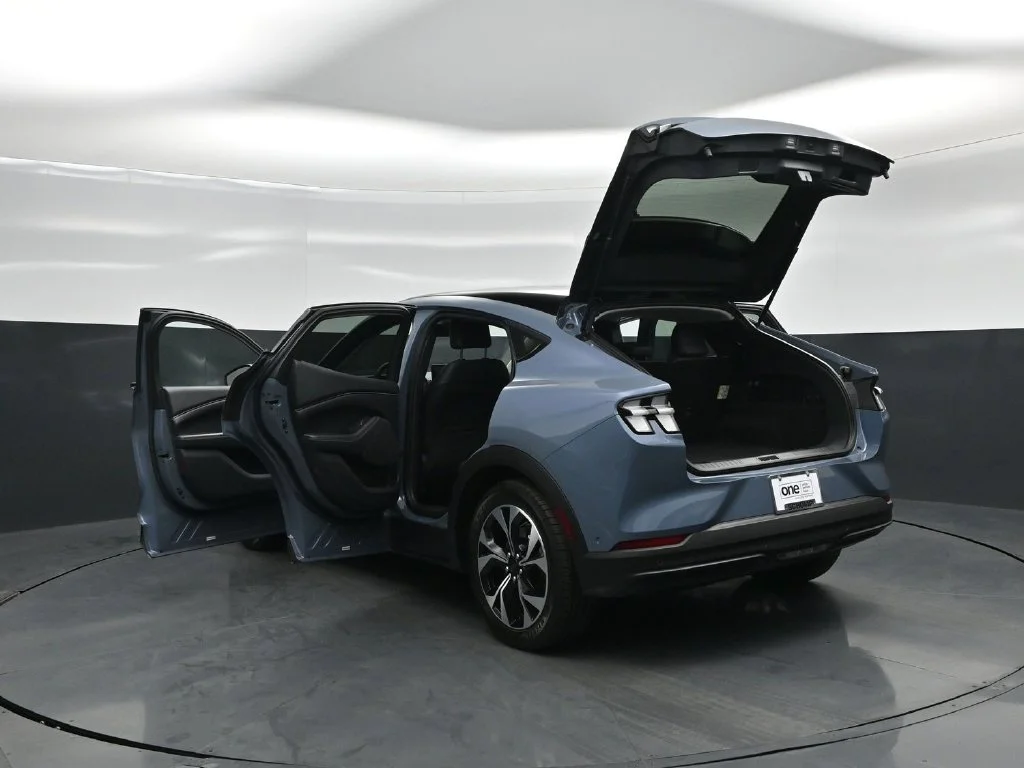 Used 2024 Blue Ford Select image 32