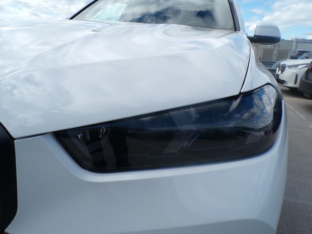 Certified Used 2025 Alpine White BMW xDrive40i image 9