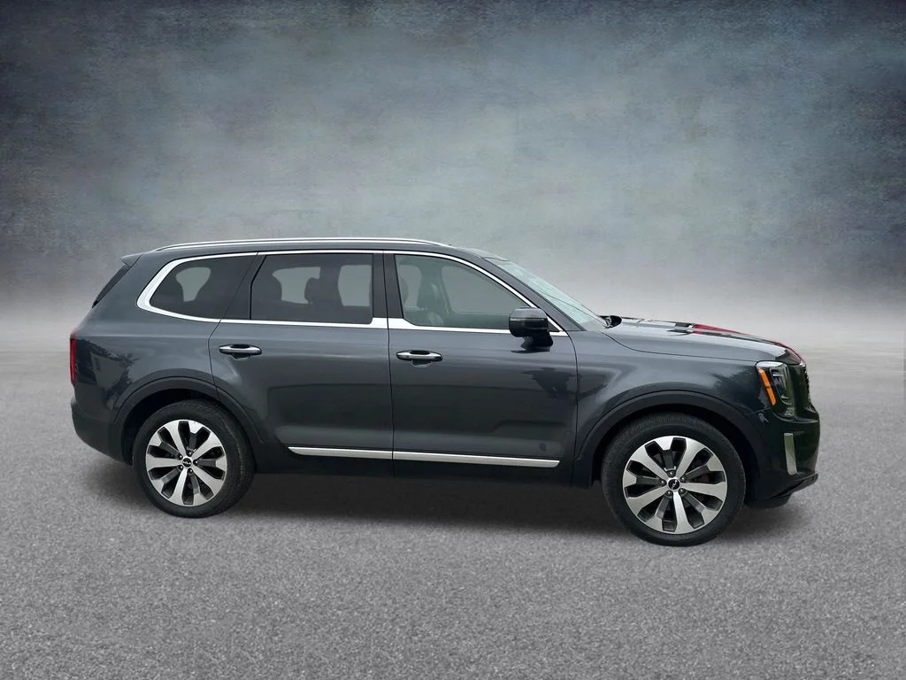 Used 2022 Gray Kia S image 13