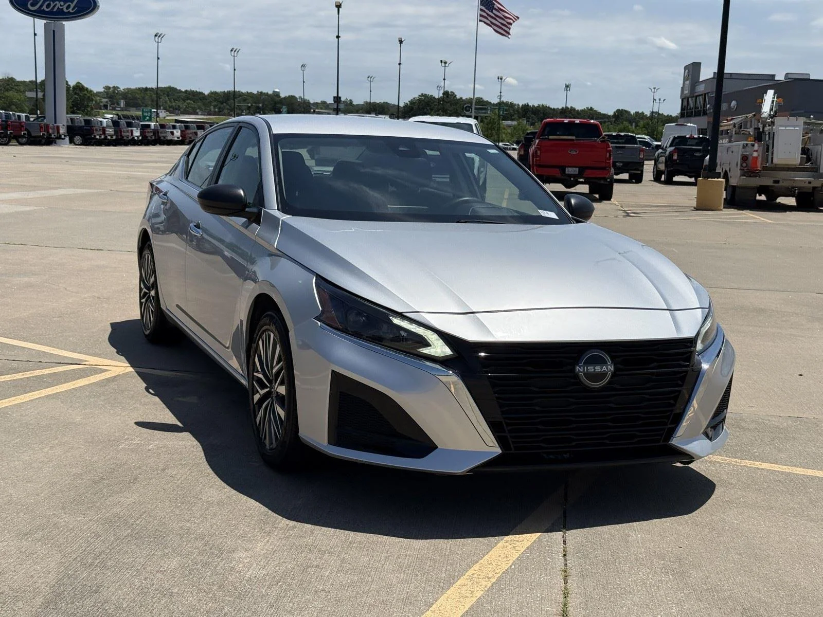 Used 2024 Nissan Altima SV with VIN 1N4BL4DV5RN370461 for sale in Kansas City