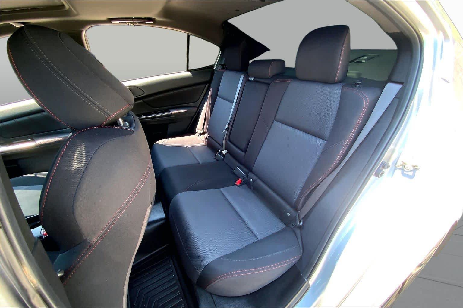 Used 2020 Ice Silver Metallic Subaru Premium image 21