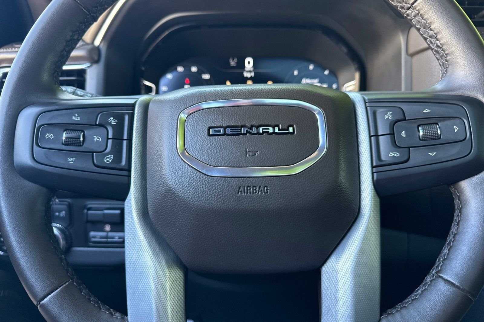 Used 2023  GMC Denali image 24