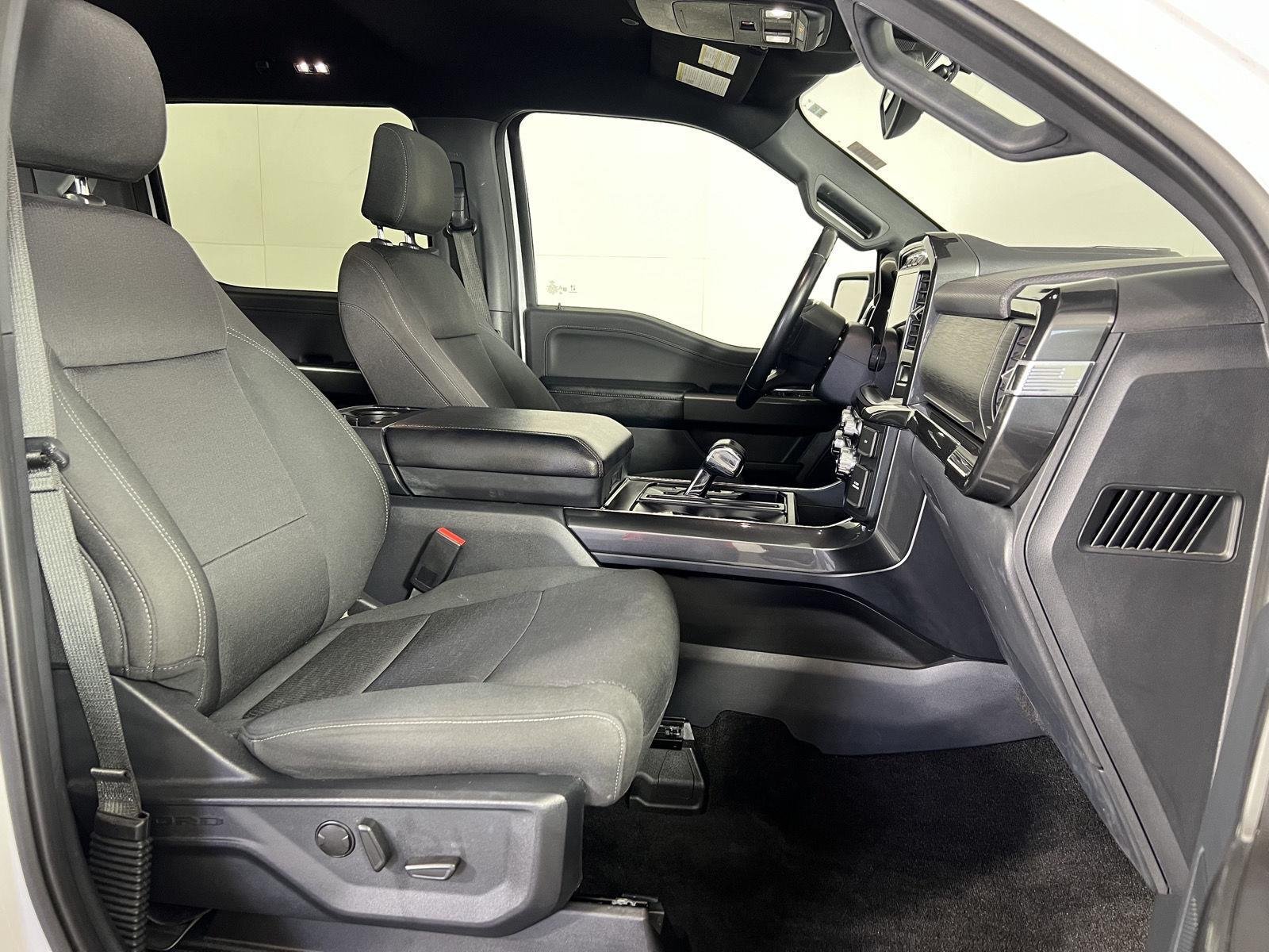 Used 2022 Oxford White Ford XLT image 23