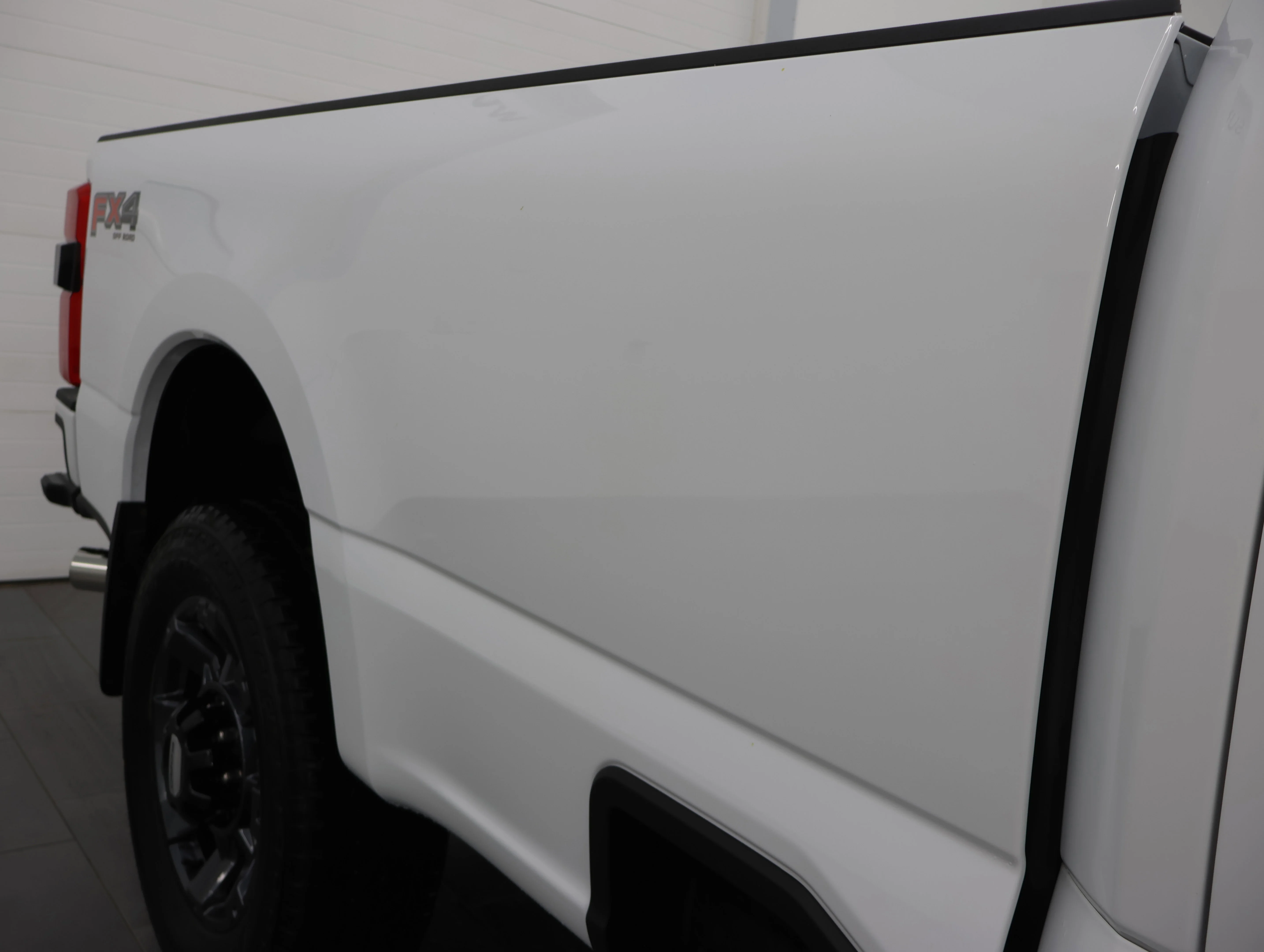 Used 2024 Oxford White Ford Lariat image 29