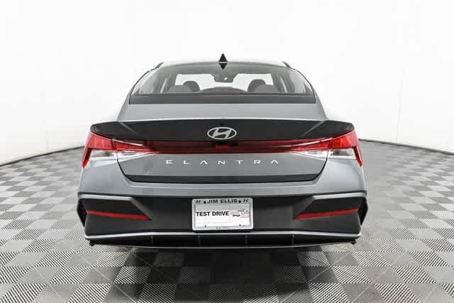 New 2026 Ecotronic Gray Hyundai SE image 5