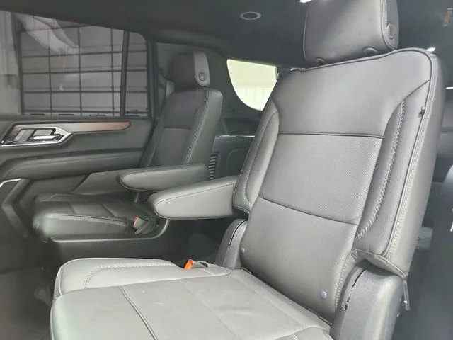 Used 2025 White GMC Denali image 11