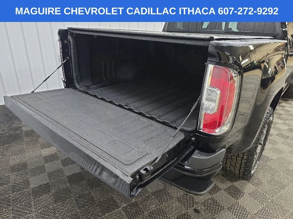 Used 2022 Onyx Black GMC AT4 - Cloth image 11
