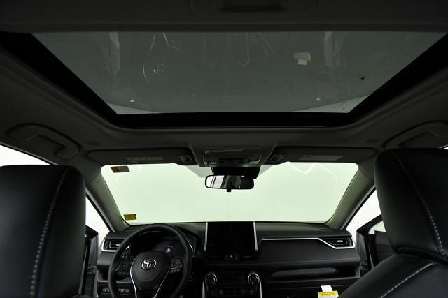2025 Toyota RAV4 XLE Premium - Photo 25