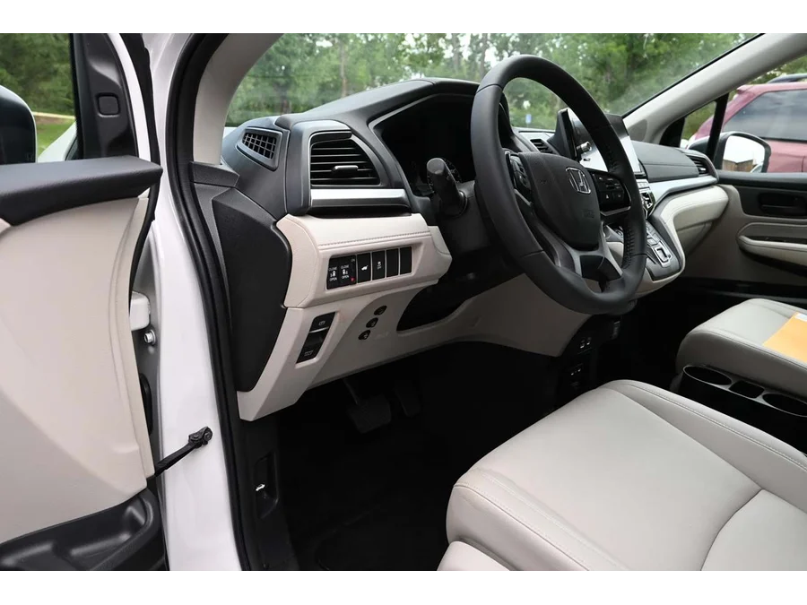 2025 Honda Odyssey EX-L - Photo 31