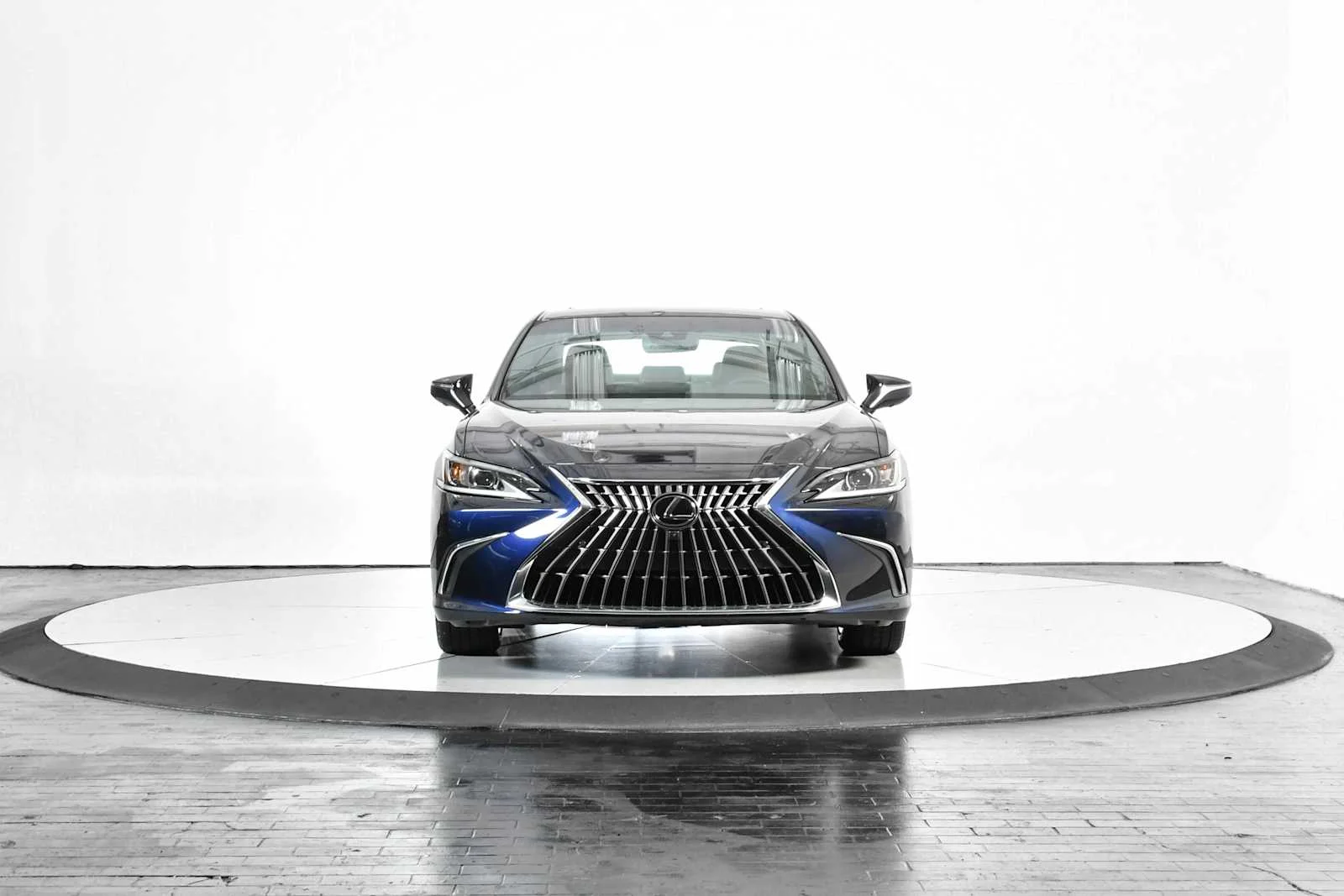 Used 2025 Nightfall Mica Lexus Luxury image 14