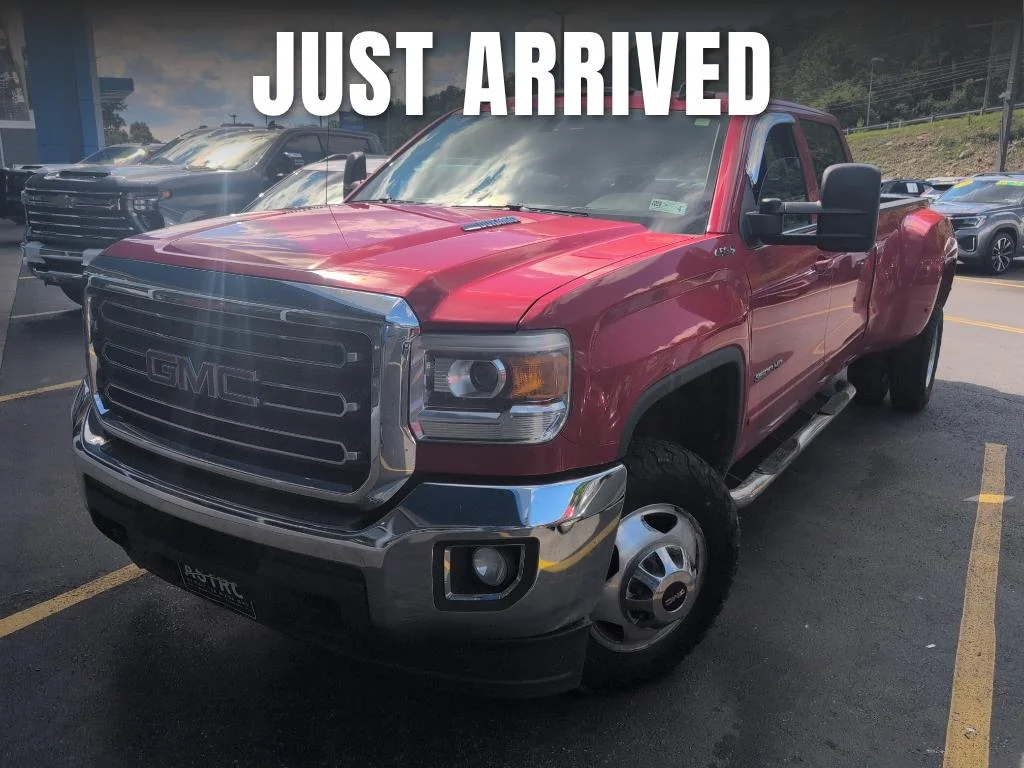2015 GMC Sierra 4WD Crew Cab 6.5ft SLE SRW's photo