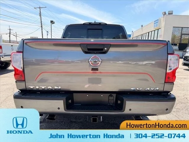 Used 2022 Gray Nissan SV image 5