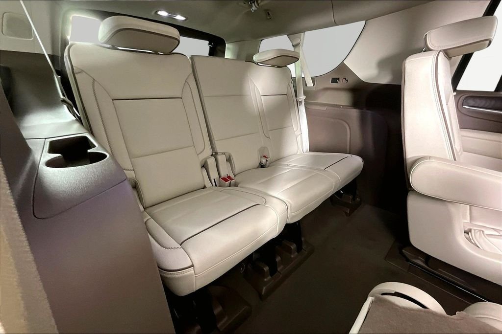 Used 2024 White GMC Denali image 25