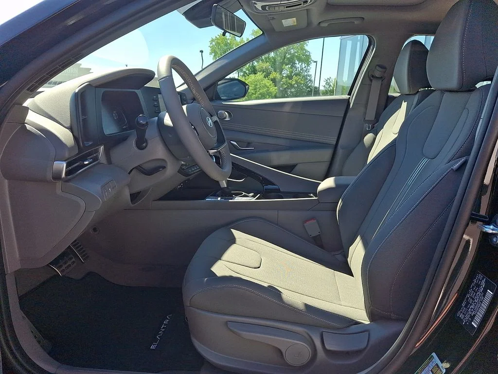 New 2026 Black Hyundai SEL Sport image 7