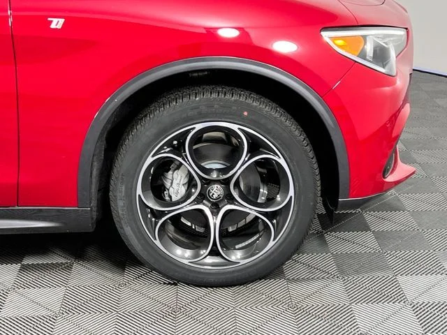 Used 2023 Red Alfa Romeo Ti image 5