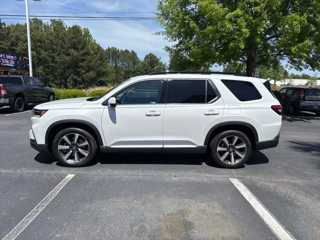 Certified Used 2023 Platinum White Pearl Honda AWD ELITE image 39