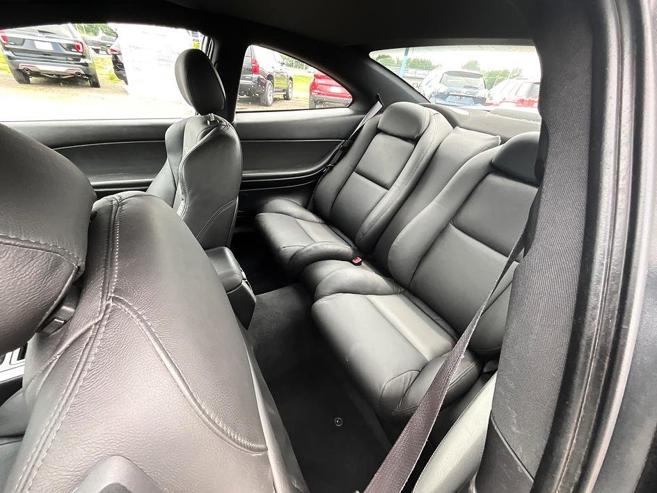 Used 2006 Gray Pontiac Base image 27