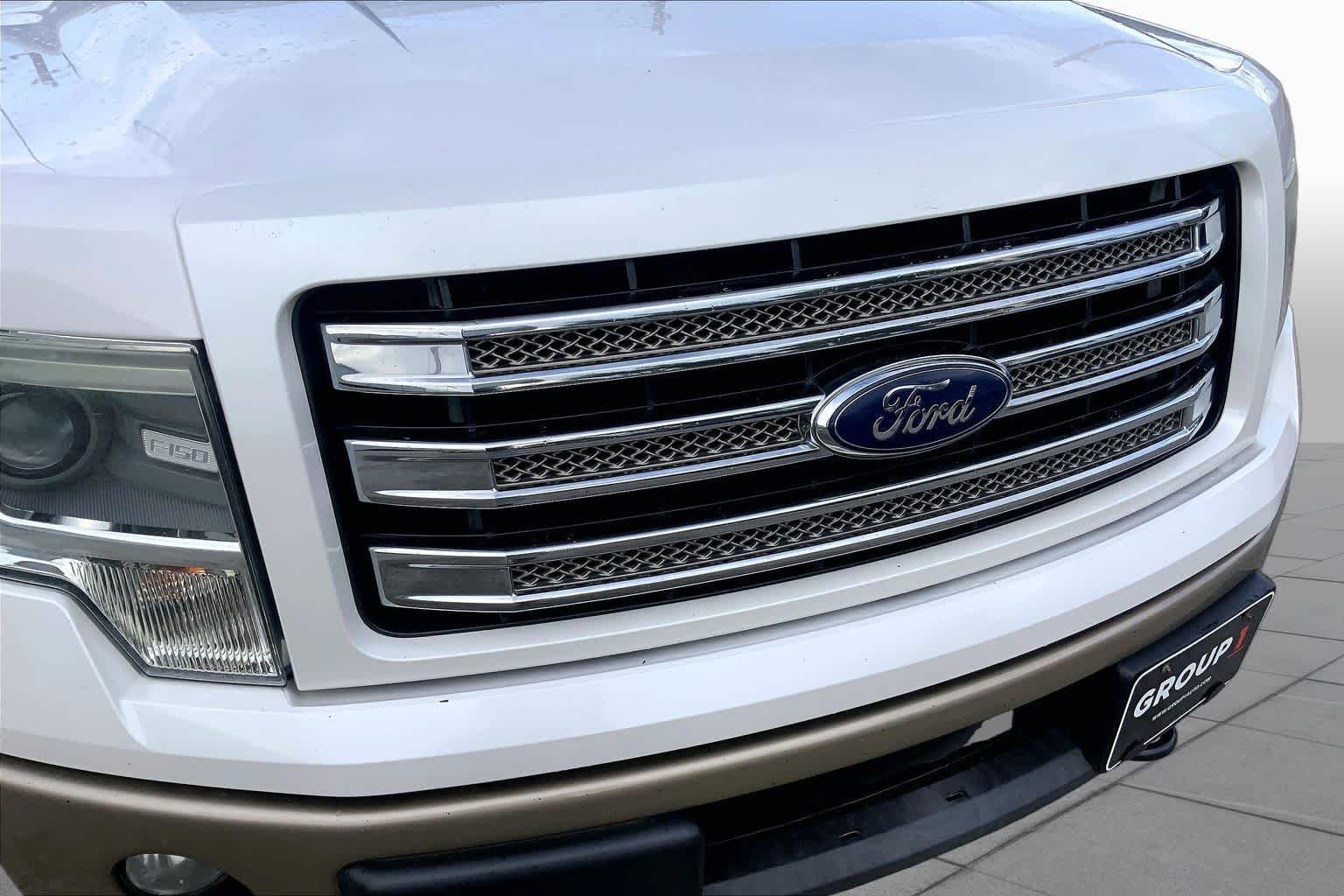 Used 2013 White Platinum Tri-Coat Metallic Ford King Ranch image 29