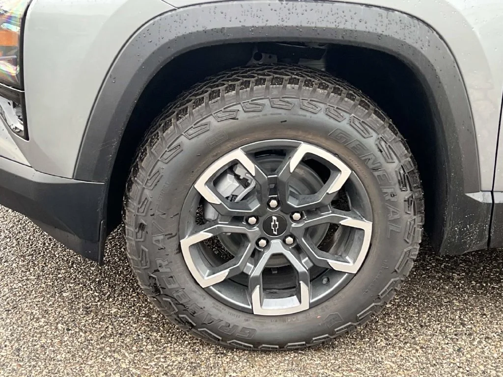 2027 Chevrolet Equinox ACTIV - Photo 8
