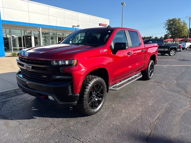 Used 2021 Red Chevrolet LT Trail Boss image 2