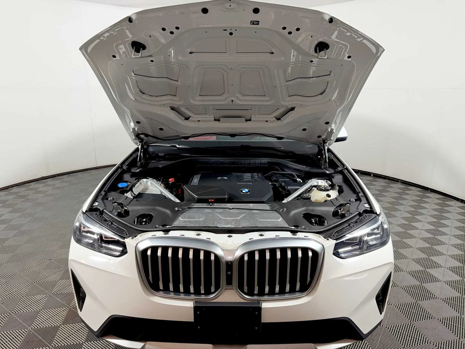 Used 2024 Alpine White BMW xDrive30i image 31