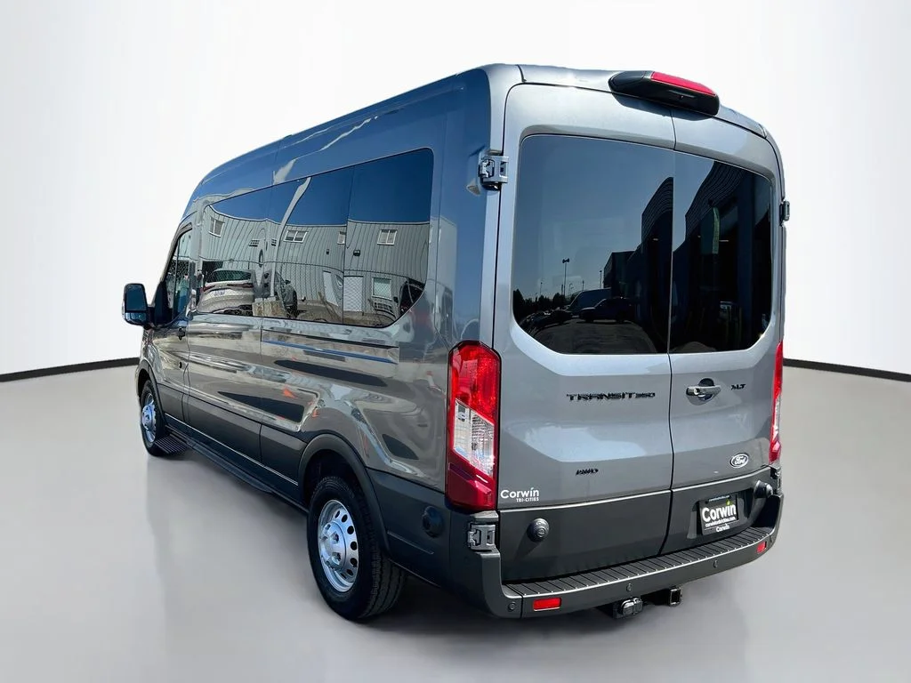 New 2026 Carbonized Gray Metallic Ford XLT image 11