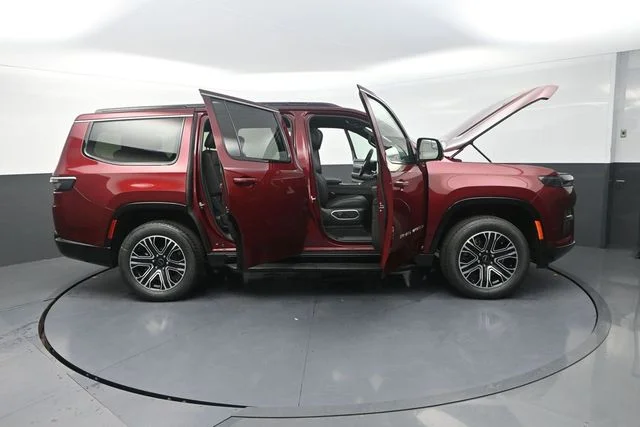 New 2026 Velvet Red Pearl-Coat Exterior Paint Jeep  image 38