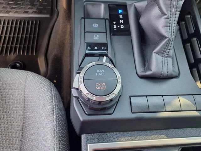Used 2025  Toyota SR5 image 15