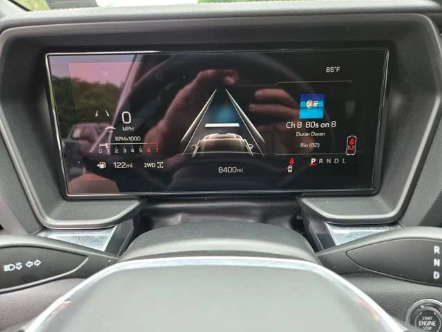 Used 2025 Summit White GMC Elevation image 33