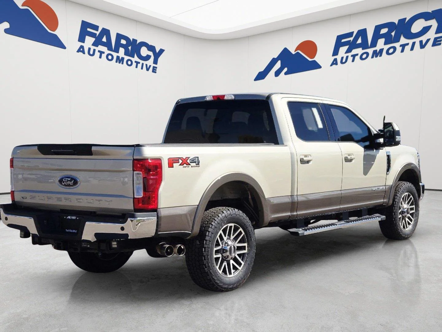 Used 2018 White Gold/Stone Gray Ford Lariat image 7