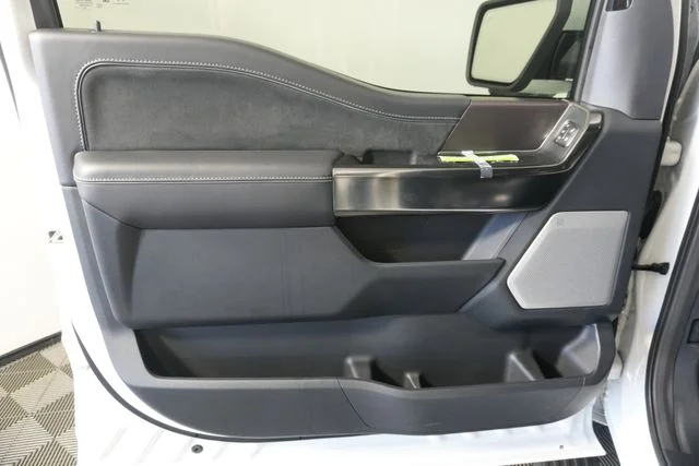 New 2026 Star White Metallic Tri-Coat Ford Platinum® image 30