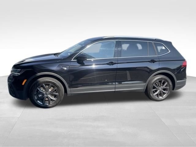 Certified Used 2023 Black Volkswagen 2.0T SE image 2
