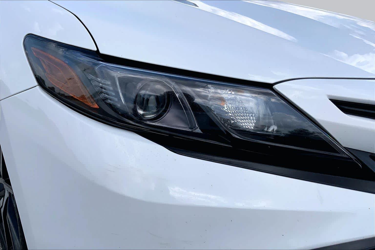 Used 2023 Ice Cap Toyota SE image 27