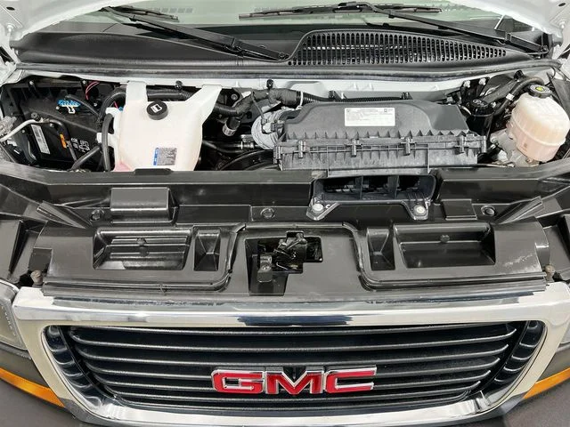 2024 GMC Savana Cargo Work Van - Photo 33