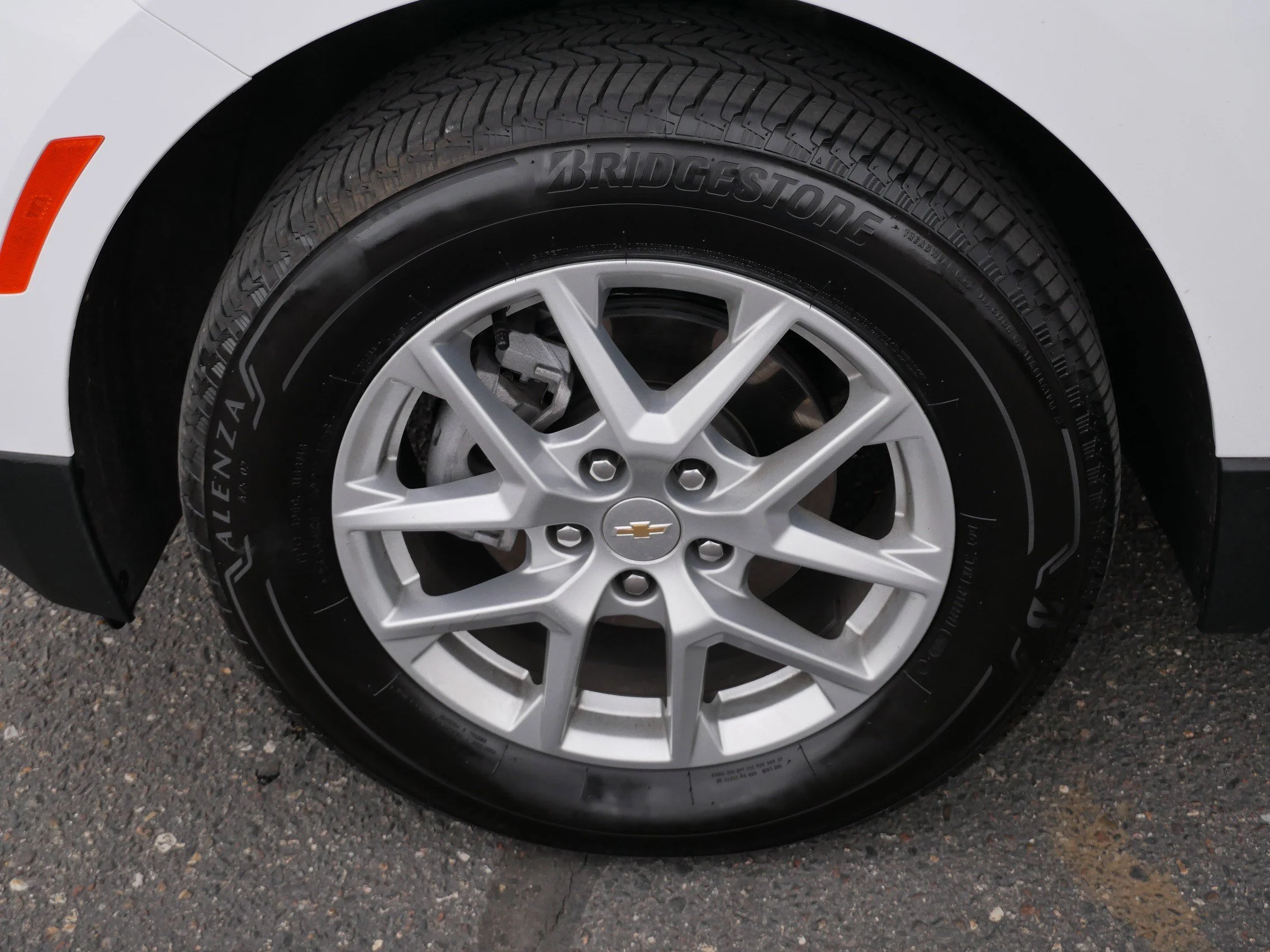 Used 2024 Summit White Chevrolet LT image 15