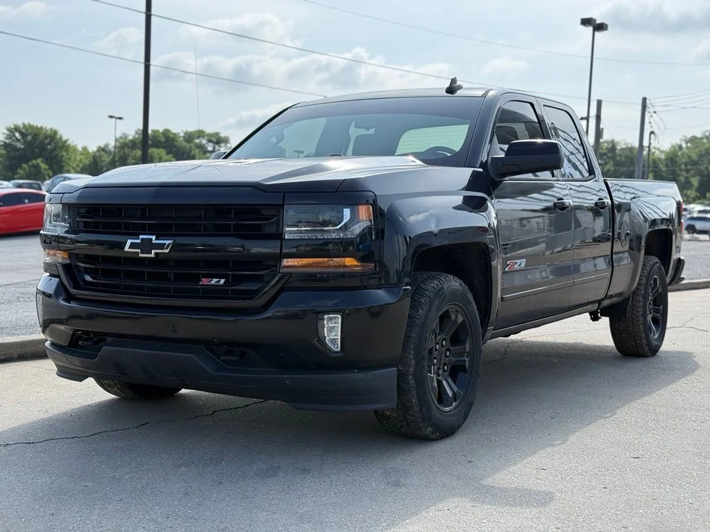Used 2018 Chevrolet Silverado 1500 LT Z71 with VIN 1GCVKREC4JZ106987 for sale in Crestwood, KY
