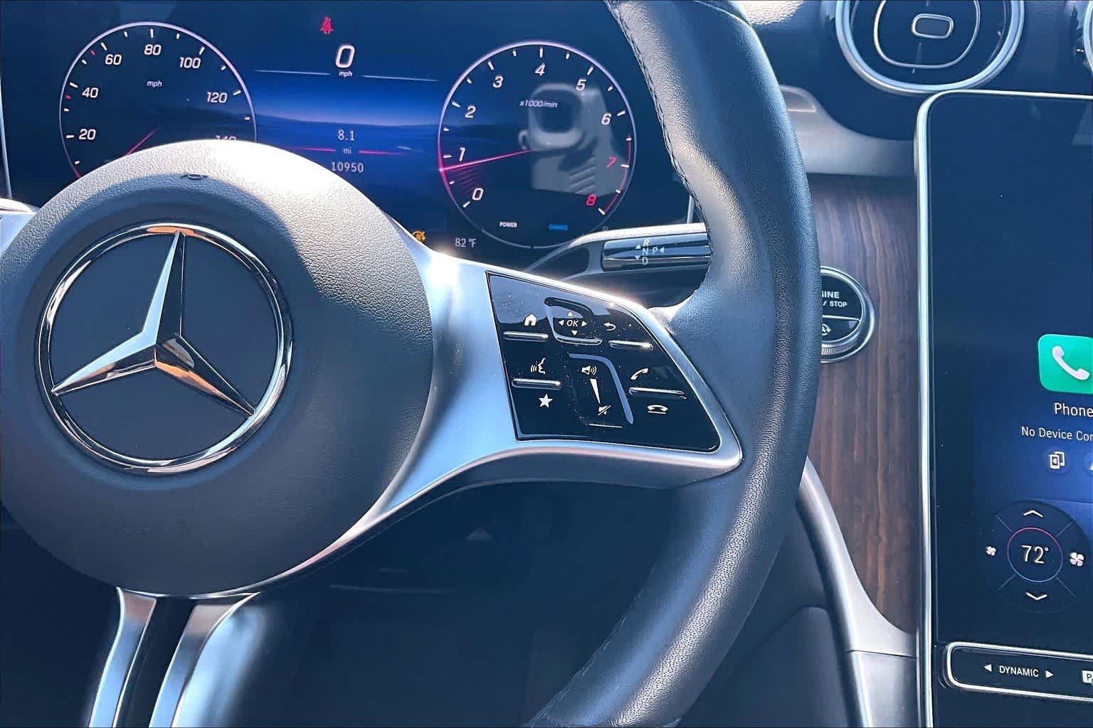 Used 2025 Obsidian Black Metallic Mercedes-Benz GLC 300 image 25