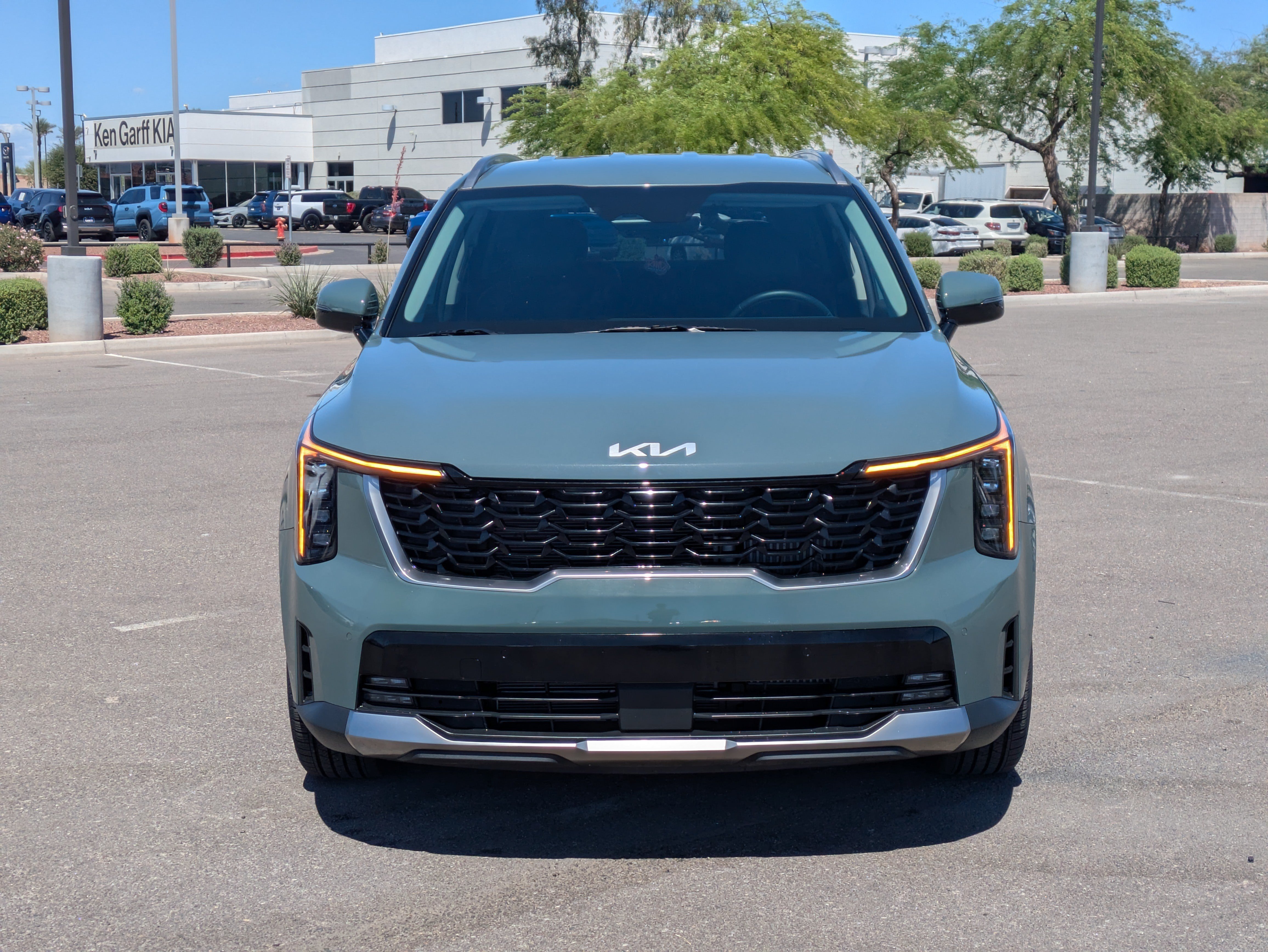 Used 2025 Cityscape Green Kia EX image 8