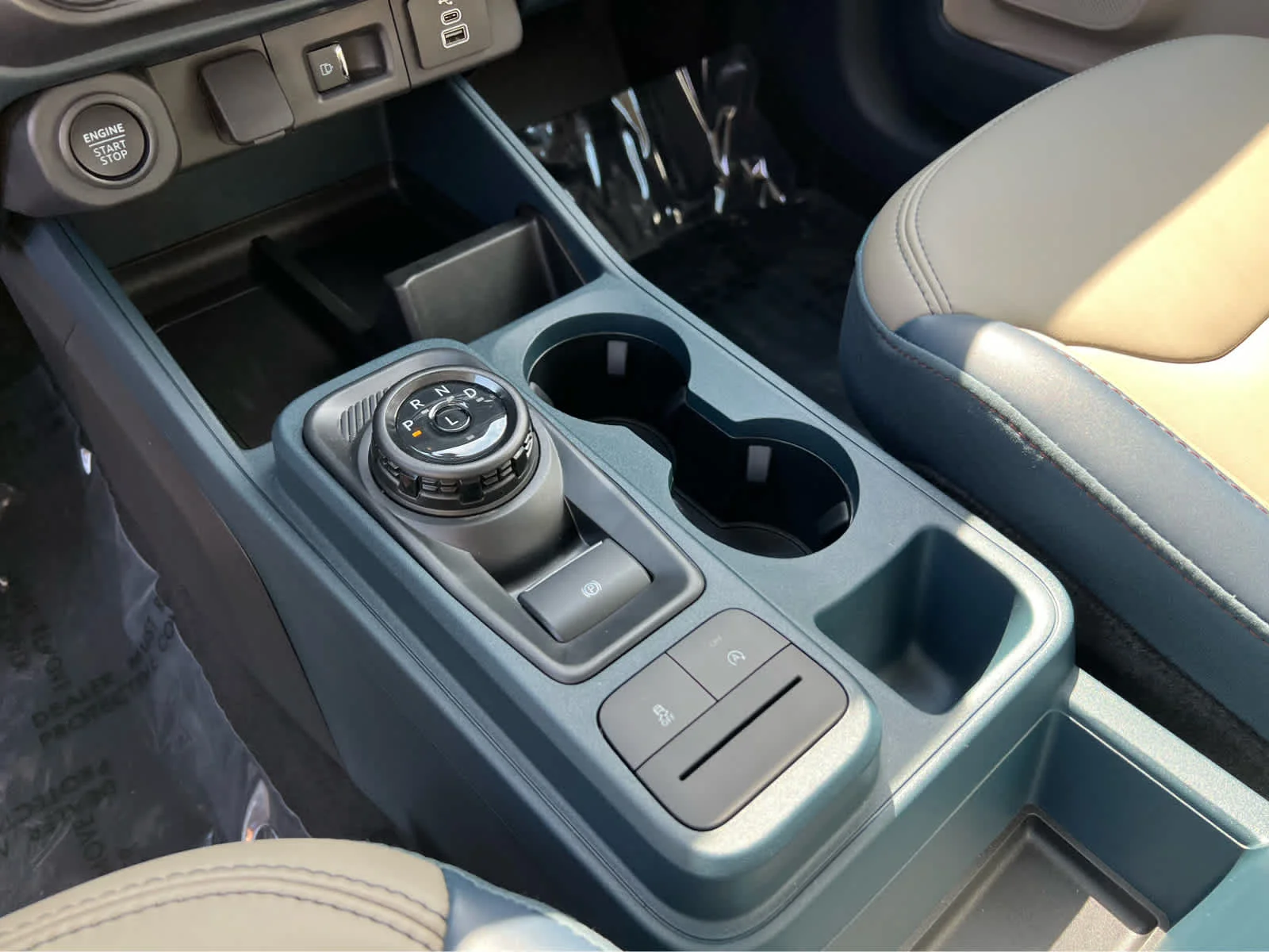 New 2026 Carbonized Gray Metallic Ford Lariat® image 38