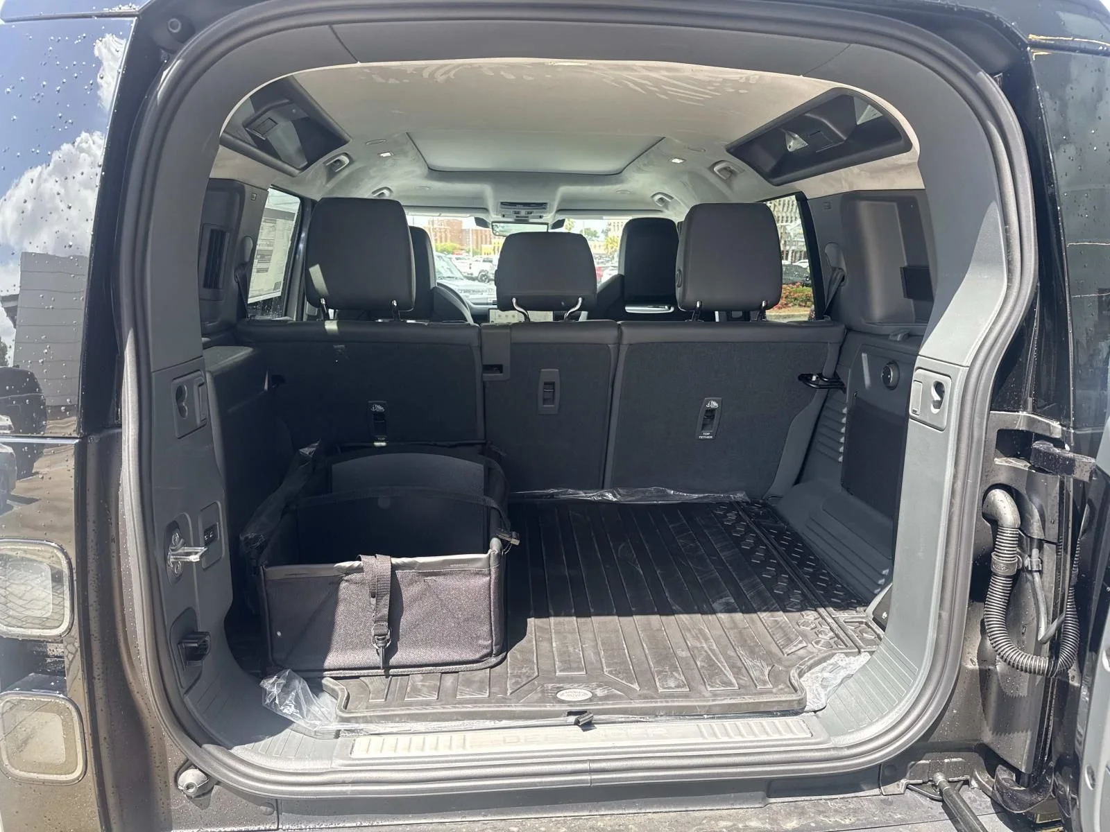 New 2026 Borasco Grey Land Rover OCTA image 7