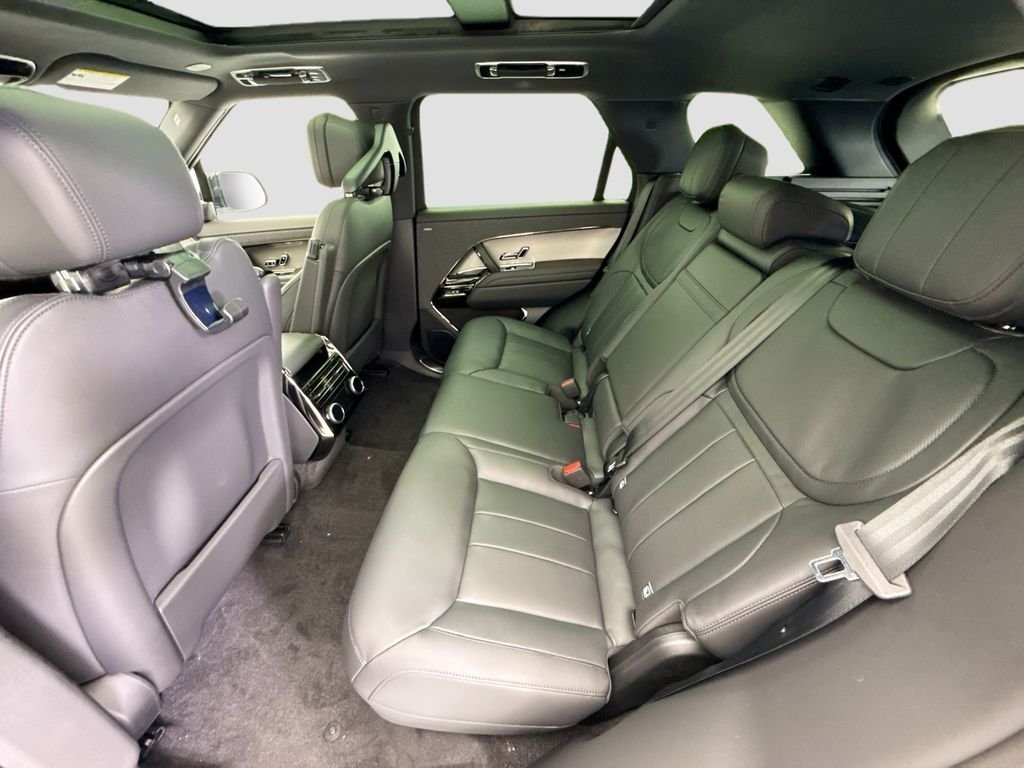 New 2026 Fuji White LAND ROVER SE image 20