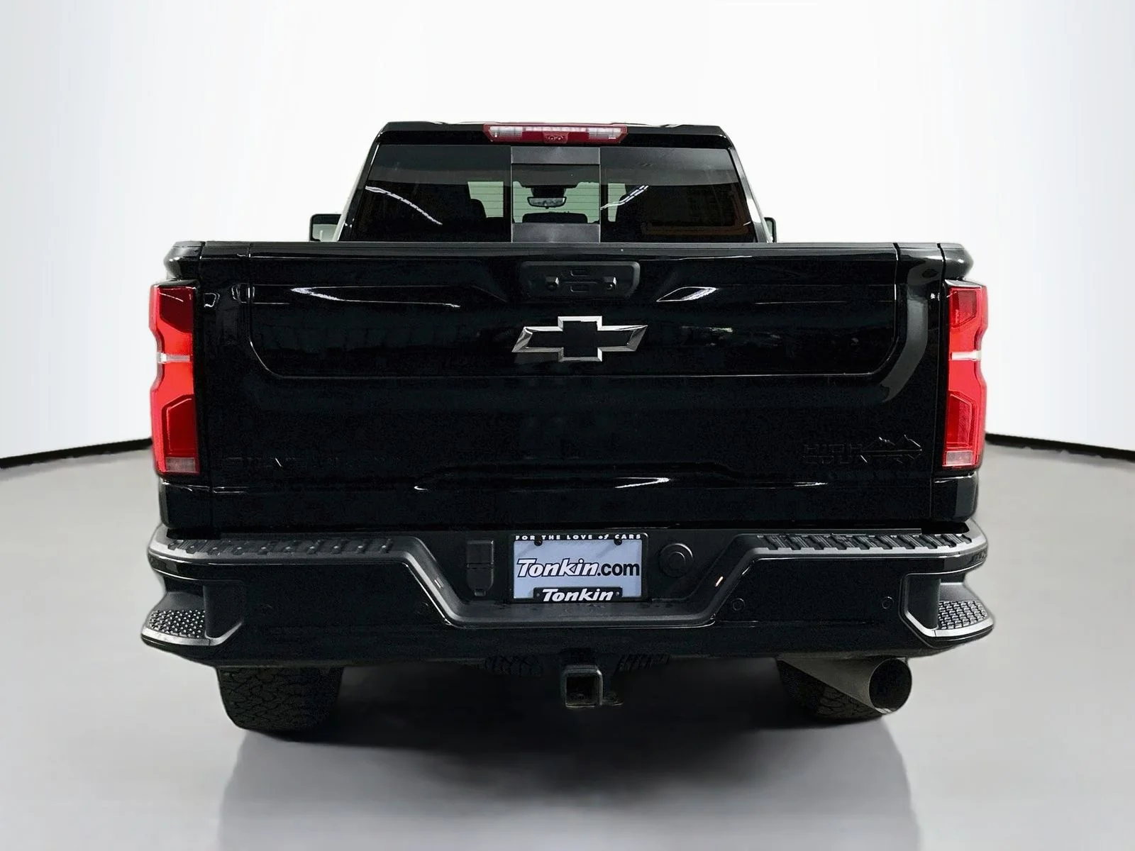 Used 2025 Black Chevrolet High Country image 7