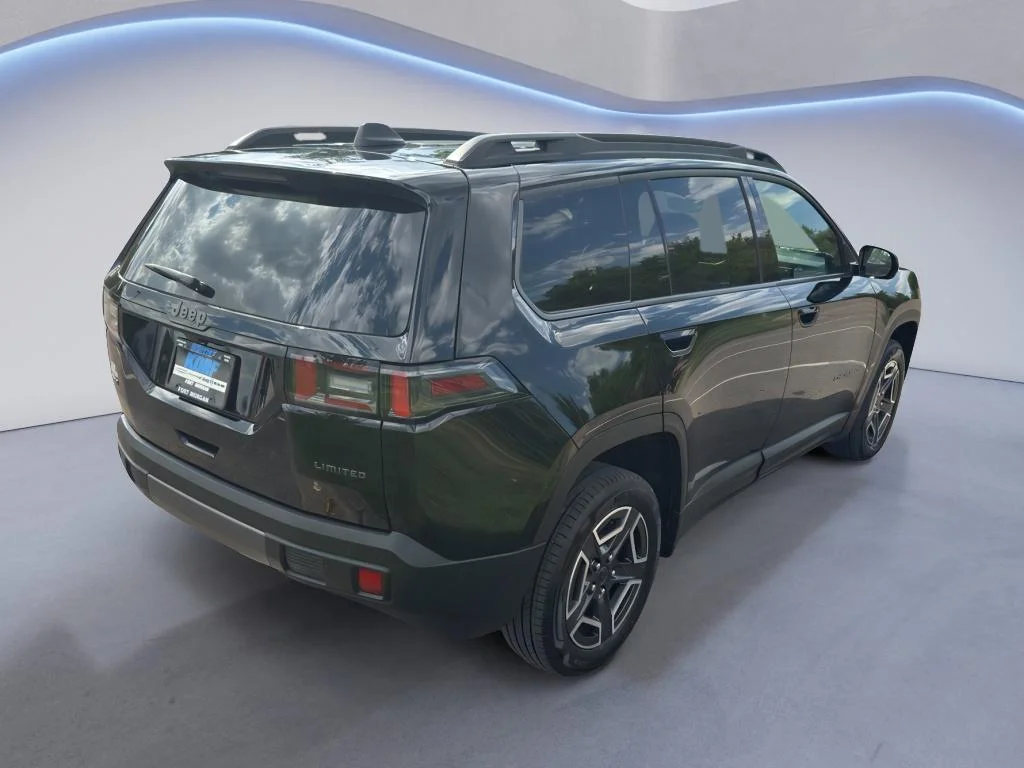 New 2026 Diamond Black Crystal Pearlcoat Jeep Limited image 5